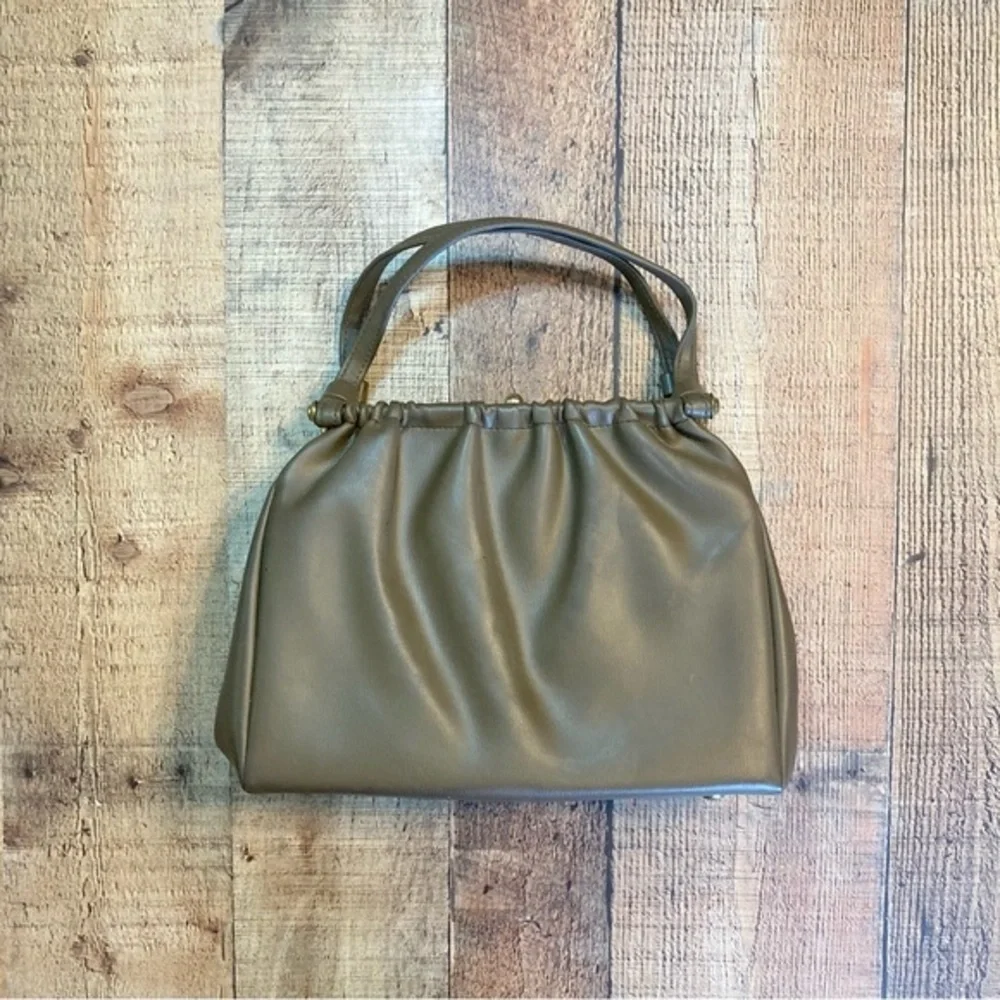 Vintage Taupe Brown Faux‎ Leather Kiss Lock Frame Handbag Ruched Top Handle Bag